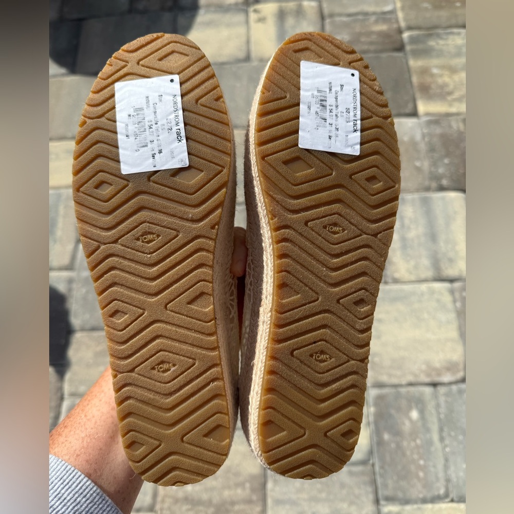 TOMS Women's Lace Espadrilles in Cream - Picture 4 of 6